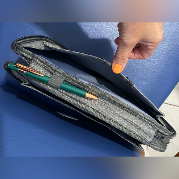 New Emerald Waterways travel documents zip-around organizer - Picture 5 of 15